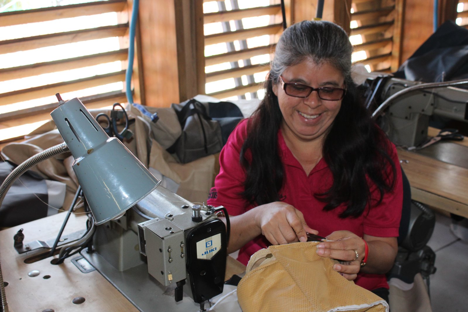 Canjee sus Ecolones y ayude a mujeres emprendedoras de La Carpio