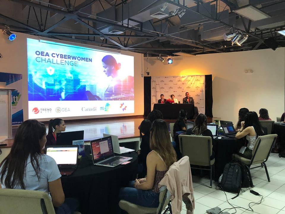 Mujeres costarricenses se capacitaron en temas de ciberseguridad