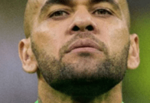 Tribunal condena a futbolista Dani Alves a cuatro años de prisión por violación