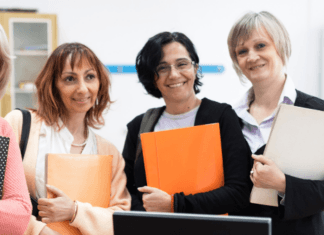 Mujeres superan en número a los hombres en edades avanzadas