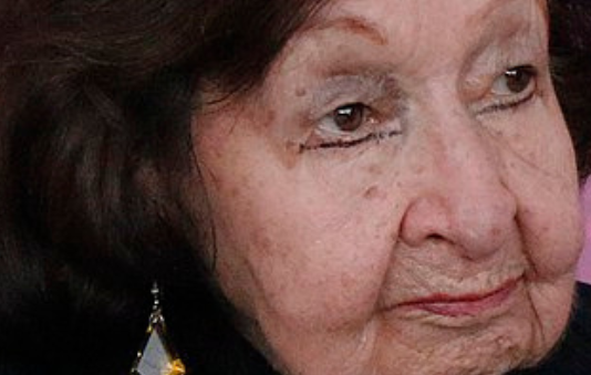 ¿Qué escritora mexicana escribió La celda, Final de una lucha y los poemas Salmos bajo la luna y Perfil de soledades?