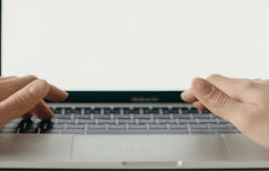 ¿Cómo saber si hay una persona detrás de la pantalla?