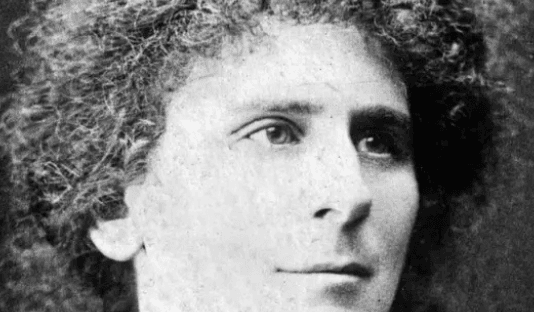 ¿Quién fue la primera mujer ganadora de la Medalla Hughes de la Royal Society?