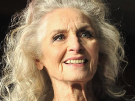 ¿Qué modelo a sus 92 años sigue trabajando en desfiles de moda?