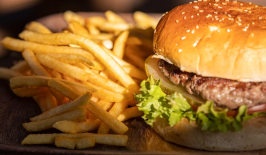 ¿Cómo la alimentación industrializada transformó nuestra salud?