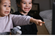 Uso excesivo de pantallas durante la niñez y adolescencia