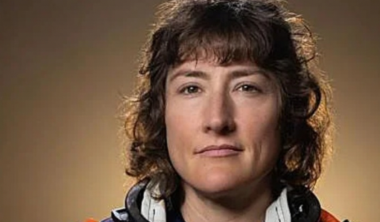 La mujer que lleva a la humanidad de regreso a la Luna