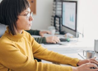 Tecnología, género y la brecha que limita la participación de las mujeres
