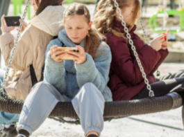 Las niñas retroceden en educación y en derechos