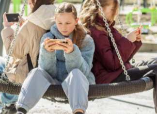 Las niñas retroceden en educación y en derechos