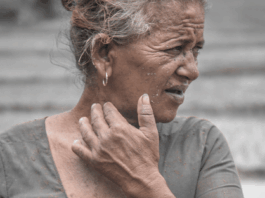 Trabajan, pero no salen de la pobreza