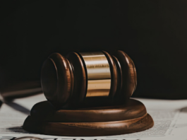 Tribunal federal suspende temporalmente el envío por correo de la píldora abortiva en EE.UU.