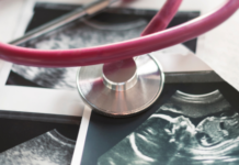 Medellín reduce el embarazo adolescente mientras América Latina sigue buscando respuestas