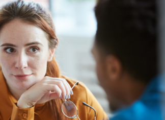 Mujer joven, literatura y mansplaining