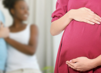 Sheinbaum deja en manos de los estados la maternidad subrogada