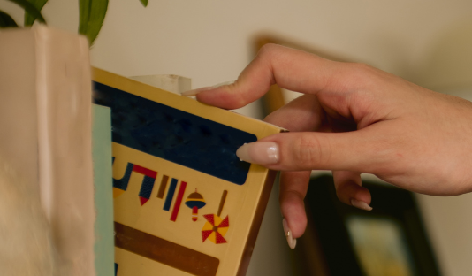 Las chicas están leyendo menos libros, pero más historias que nunca