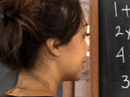 Las mujeres no se autoperciben buenas en matemáticas