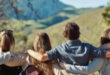La generación que aprendió a poner nombre a sus relaciones