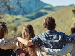 La generación que aprendió a poner nombre a sus relaciones