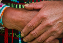Parteras indígenas, guardianas de conocimientos que atraviesan generaciones