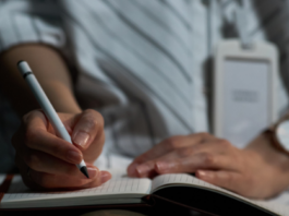 Mujeres que escriben sobre su propio deseo