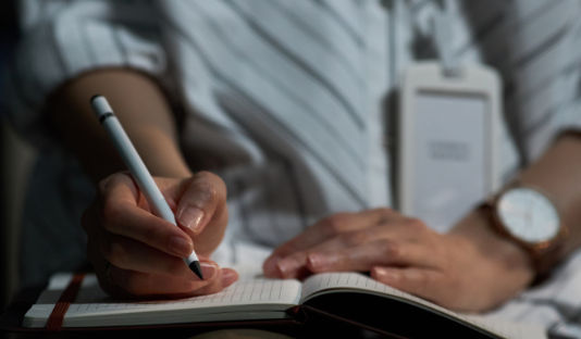 Mujeres que escriben sobre su propio deseo