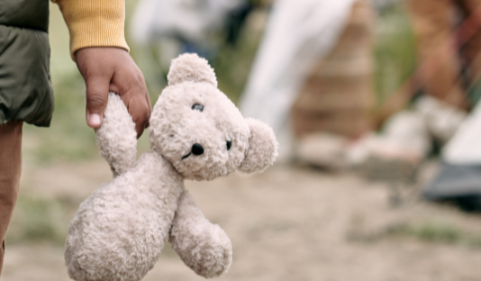 Huir de una crisis puede colocar a las niñas frente a otra violencia