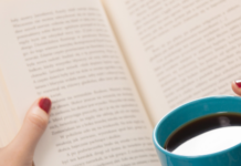 Las mujeres leen más mientras la IA transforma la experiencia literaria