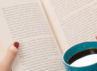 Las mujeres leen más mientras la IA transforma la experiencia literaria