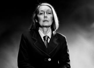 Anne Carson recibe el Nobel que premia su libertad literaria